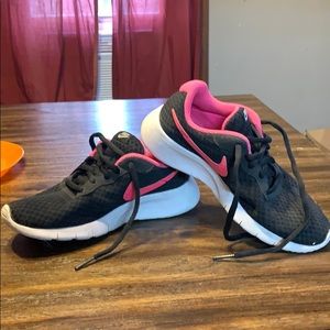 Barely worn . Size 2 girls mikes